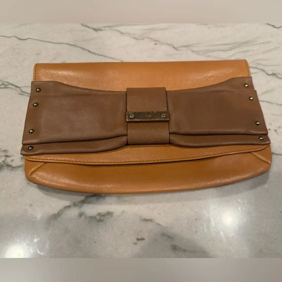 Authentic Chloé Tan Leather Bow Clutch Gold Hardware Flap Envelope Bag - Picture 2 of 14